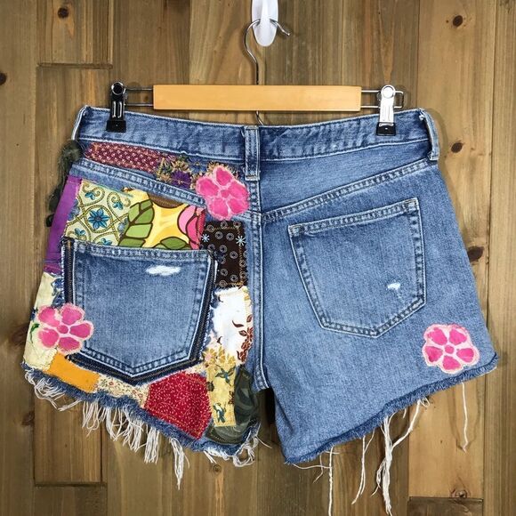 OOAK We The Free Upcycled Denim Cutoff Foral & Patch Shorts Button Front Sz 26 - Picture 2 of 15